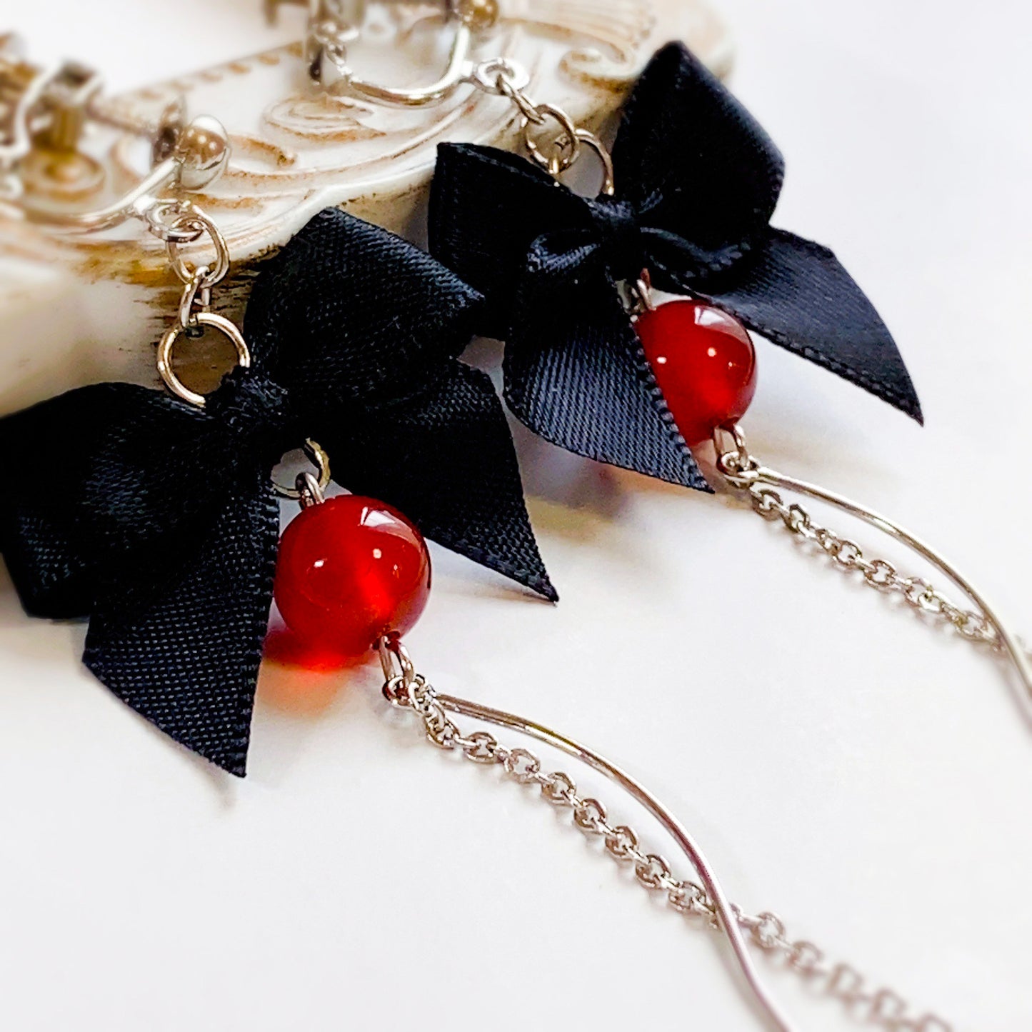 【赤衣アカメ】イメージピアス/イヤリング