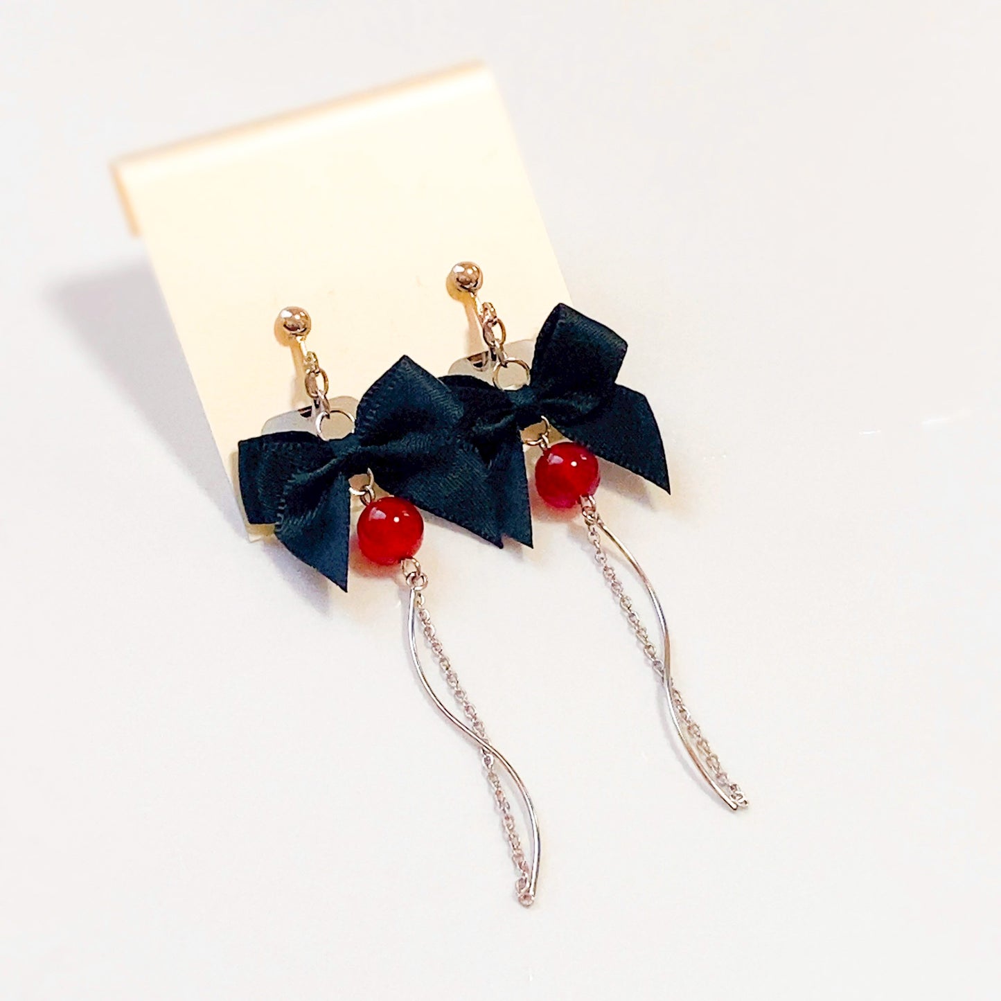 【赤衣アカメ】イメージピアス/イヤリング